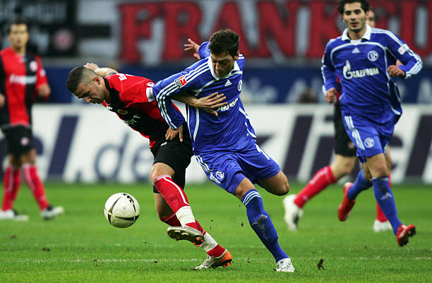 泰坦重建 泰坦重建