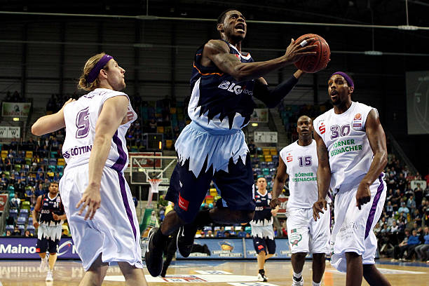 努力拼搏 努力拼搏